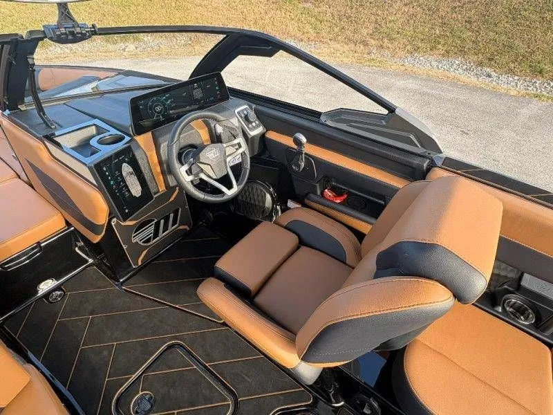 Slide: The Image of Malibu Wakesetter 23 LSV 2026 - 33