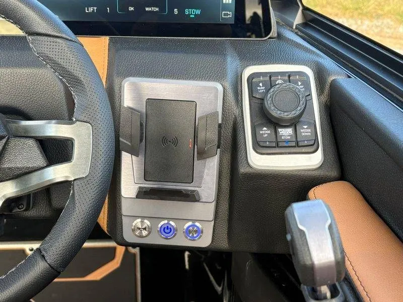 Slide: The Image of Malibu Wakesetter 23 LSV 2026 - 34