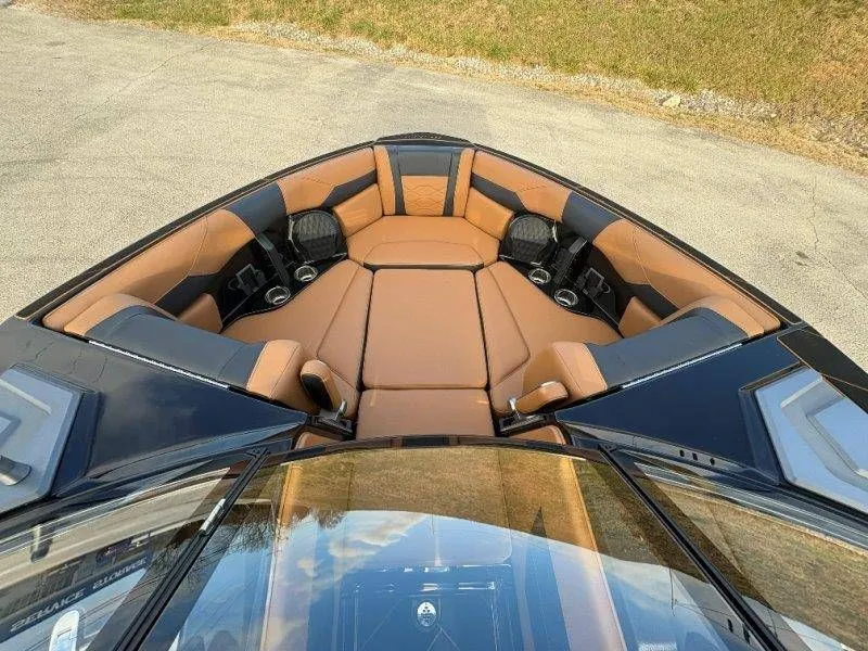 Slide: The Image of Malibu Wakesetter 23 LSV 2026 - 37