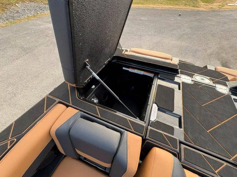 Slide: The Image of Malibu Wakesetter 23 LSV 2026 - 47