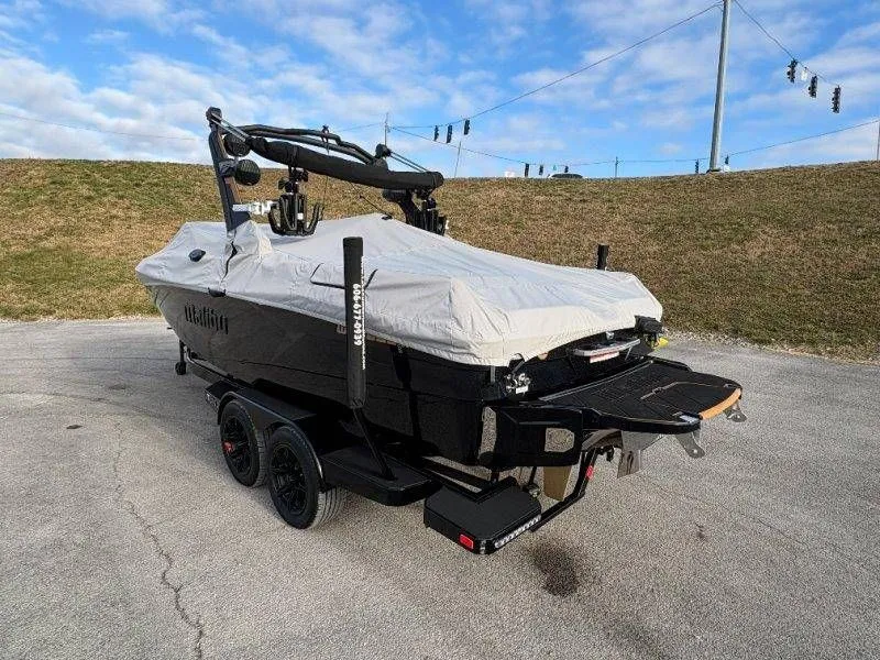 Slide: The Image of Malibu Wakesetter 23 LSV 2026 - 48