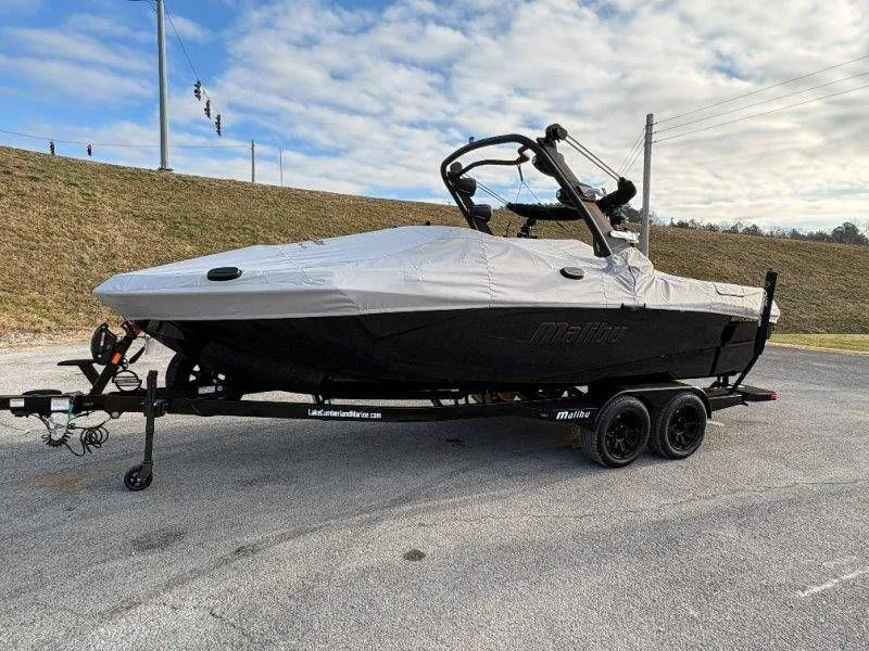 Slide: The Image of Malibu Wakesetter 23 LSV 2026 - 50