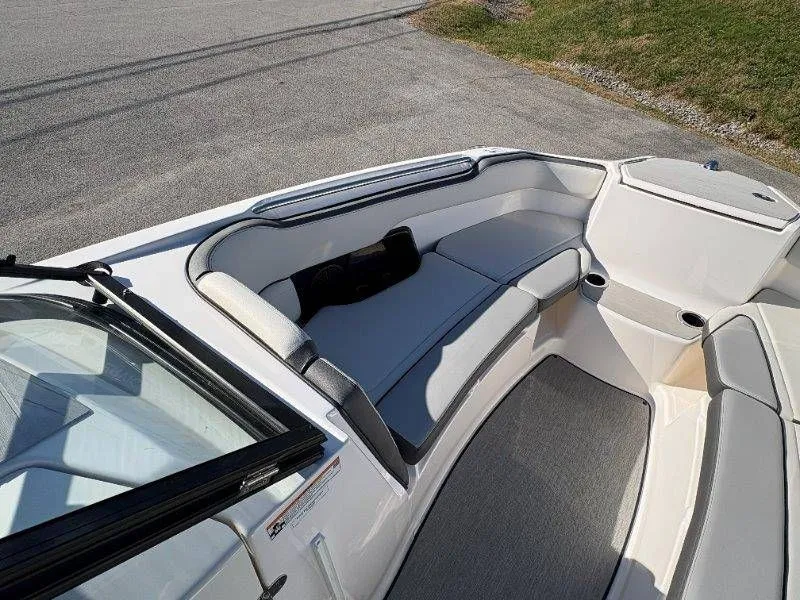 Slide: The Image of Yamaha AR250 2024 - 18