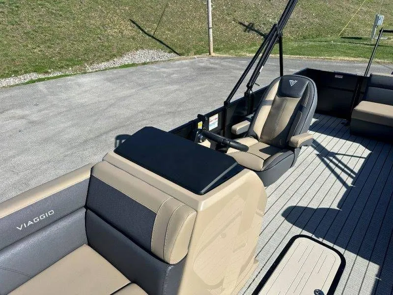 Slide: The Image of Viaggio Lago V22C 2026 - 18