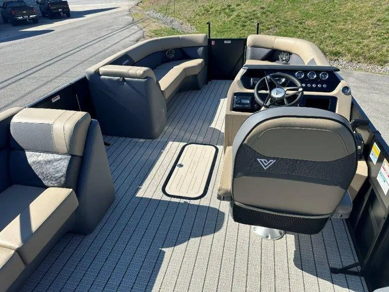 Slide: The Image of Viaggio Lago V22C 2026 - 20