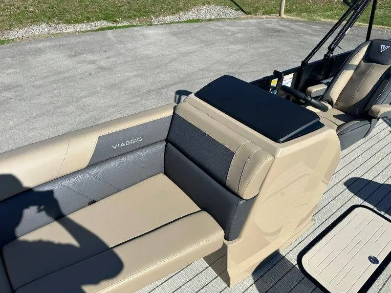 Slide: The Image of Viaggio Lago V22C 2026 - 25