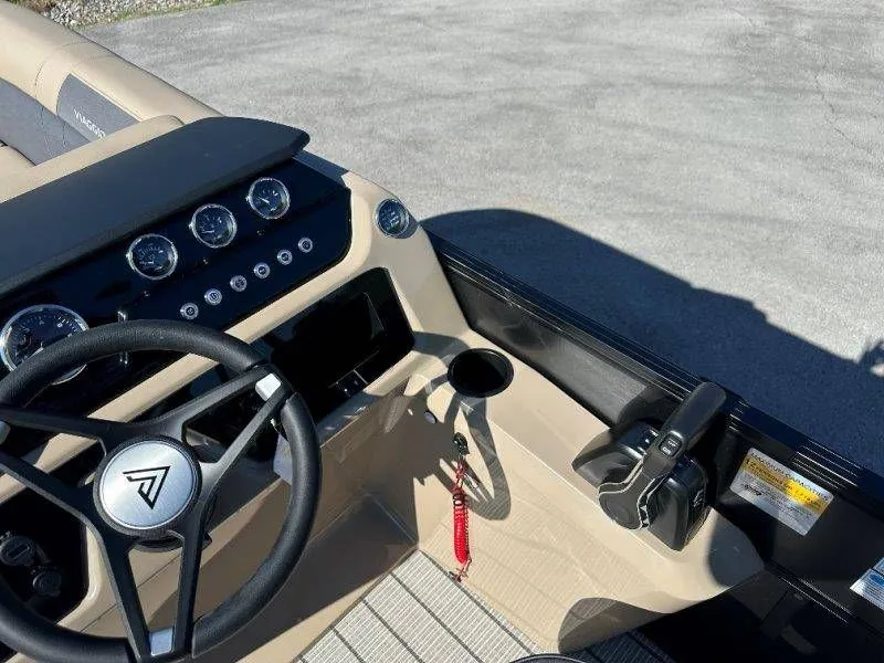 Slide: The Image of Viaggio Lago V22C 2026 - 30