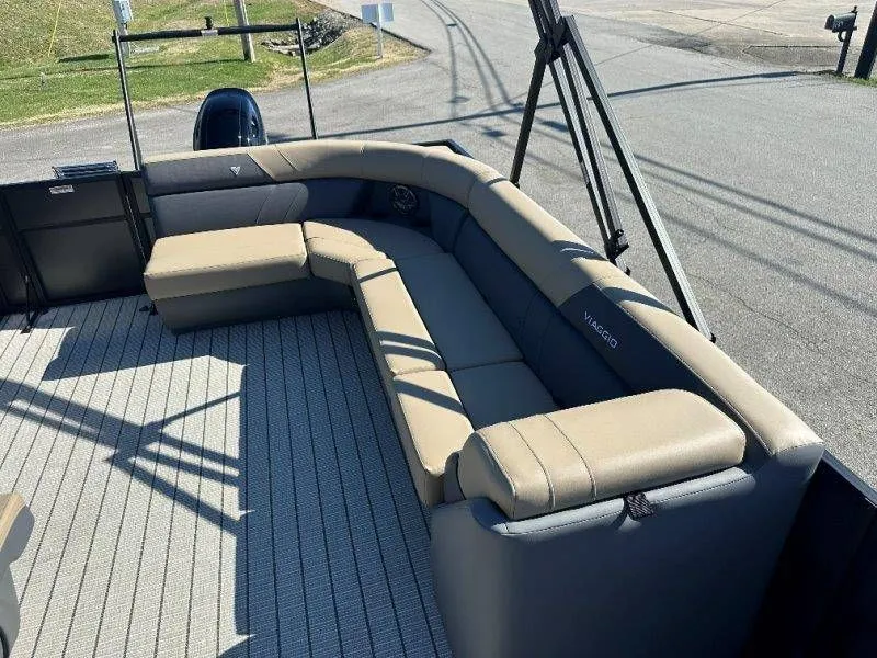 Slide: The Image of Viaggio Lago V22C 2026 - 32