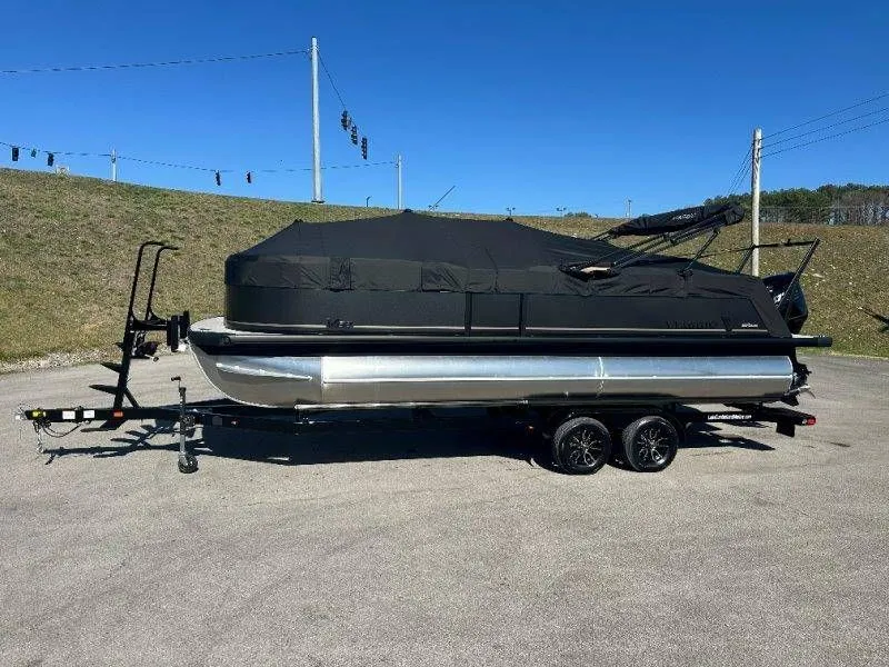 Slide: The Image of Viaggio Lago V22C 2026 - 40