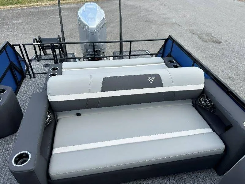 Slide: The Image of Viaggio Lago X24S 2026 - 18