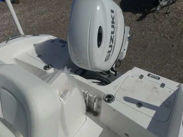 Slide: The Image of Sea Pro 202 Center Console 2026 - 20