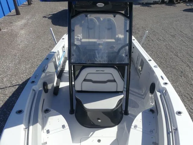 Slide: The Image of Sea Pro 222 Center Console 2026 - 14