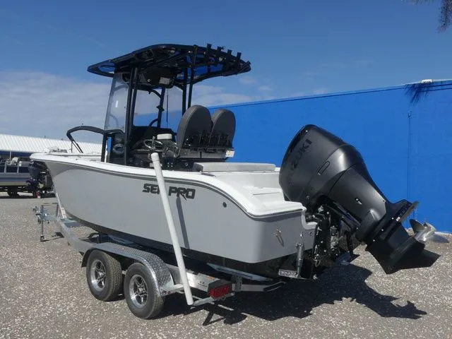 Slide: The Image of Sea Pro 222 Center Console 2026 - 6