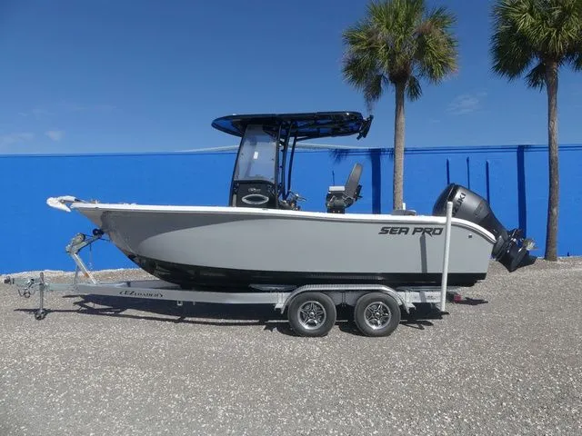 Slide: The Image of Sea Pro 222 Center Console 2026 - 7