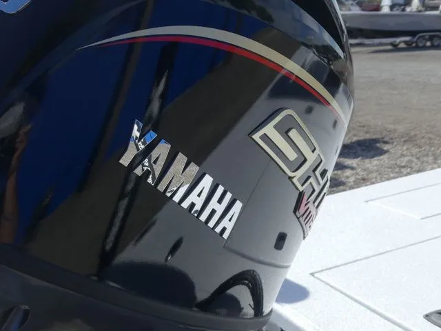 Slide: The Image of Xpress Skiff 185 2026 - 10