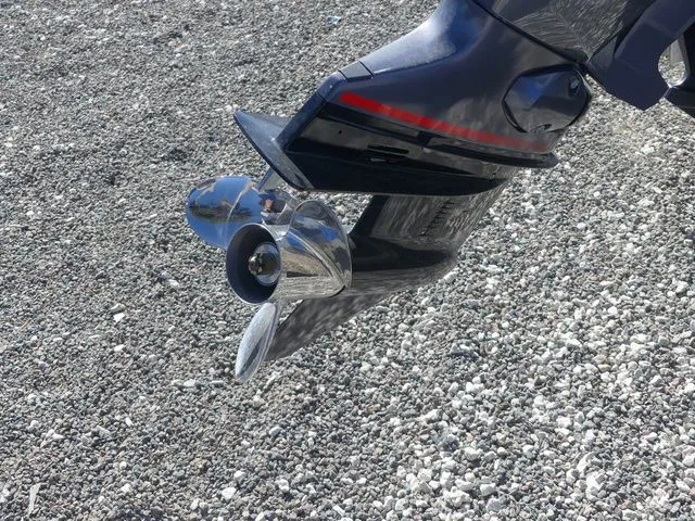 Slide: The Image of Xpress Skiff 185 2026 - 11