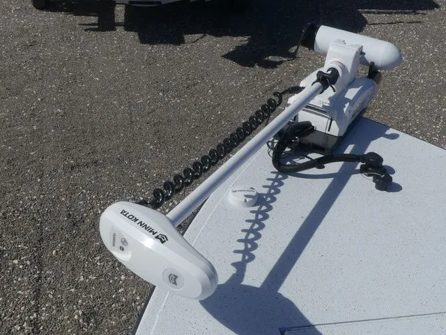 Slide: The Image of Xpress Skiff 185 2026 - 13