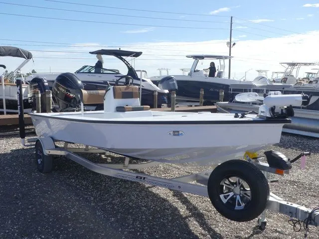 Slide: The Image of Xpress Skiff 185 2026 - 3