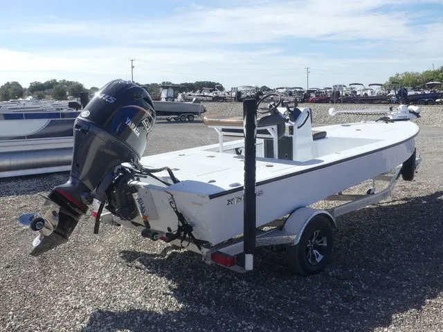 Slide: The Image of Xpress Skiff 185 2026 - 4