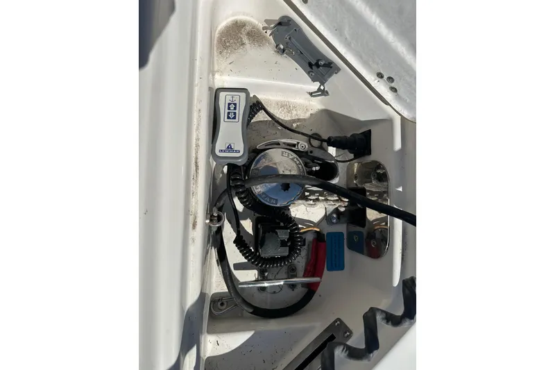 Slide: The Image of 2018 Sailfish 270 CC boat anchor control panel and wiring. - 28