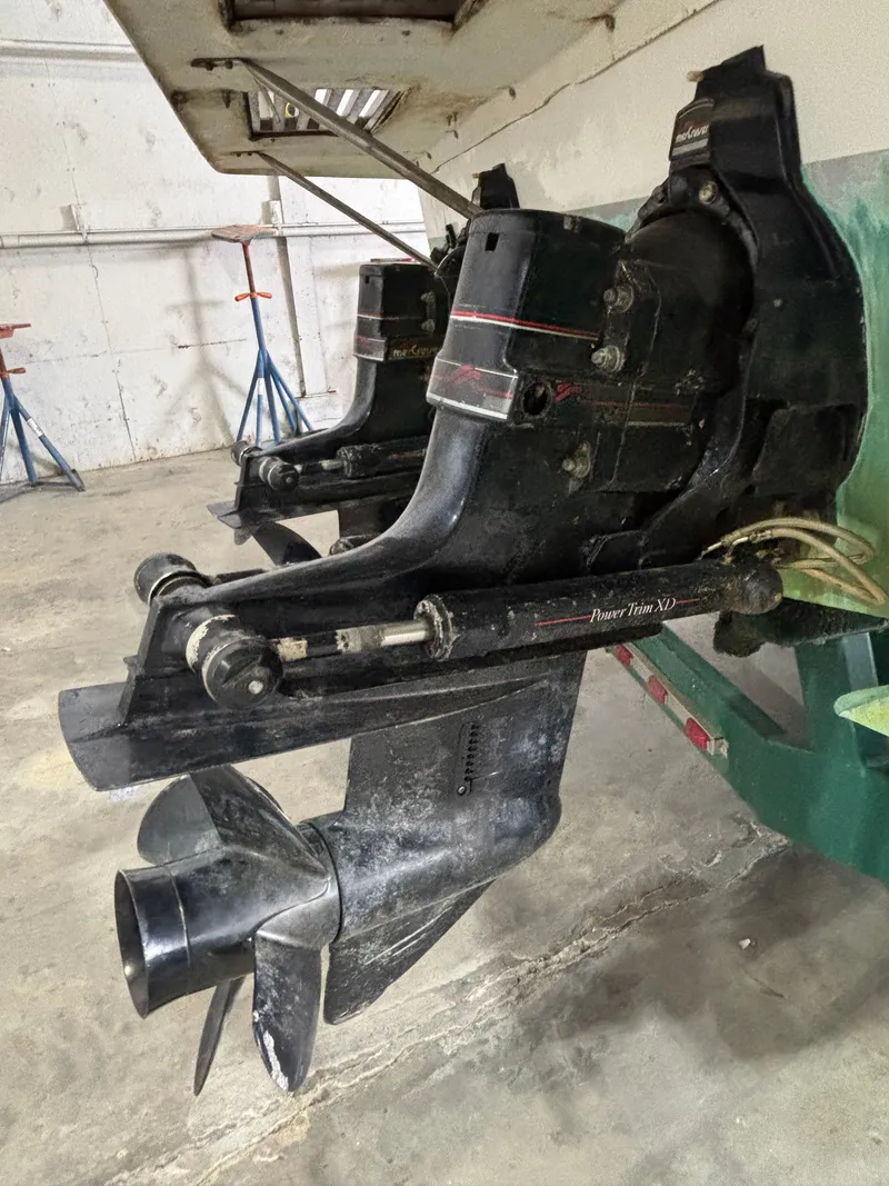 Slide: The Image of Sea Ray 300 Sundancer 1989 - 10