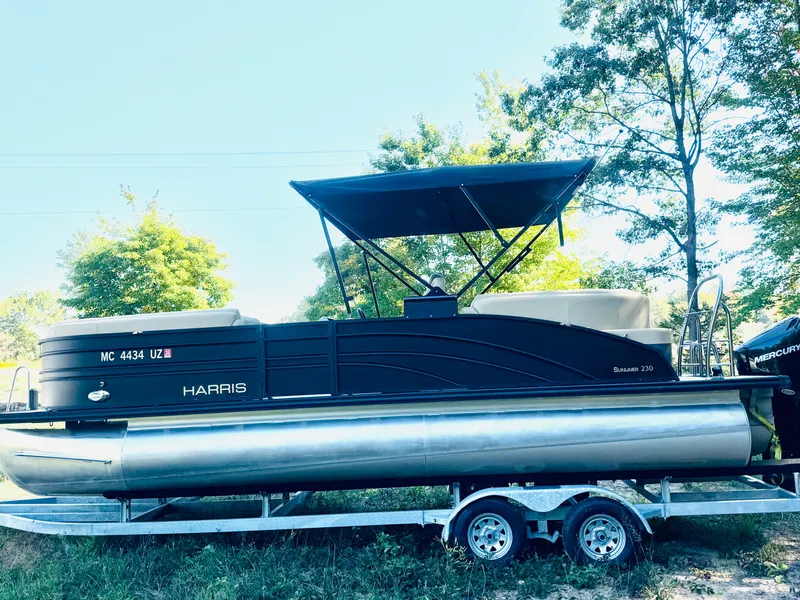 Slide: The Image of Harris Sunliner 230 2023 - 14