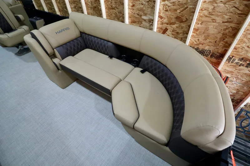 Slide: The Image of Harris Sunliner 230 2023 - 15