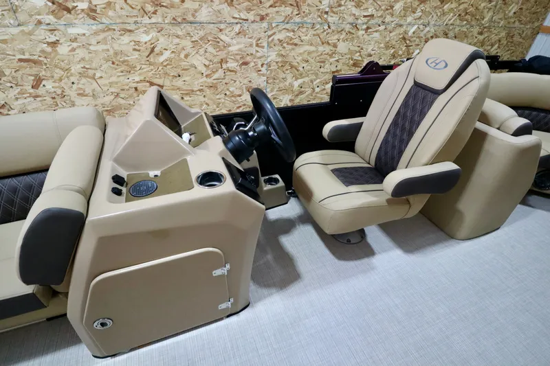 Slide: The Image of Harris Sunliner 230 2023 - 16