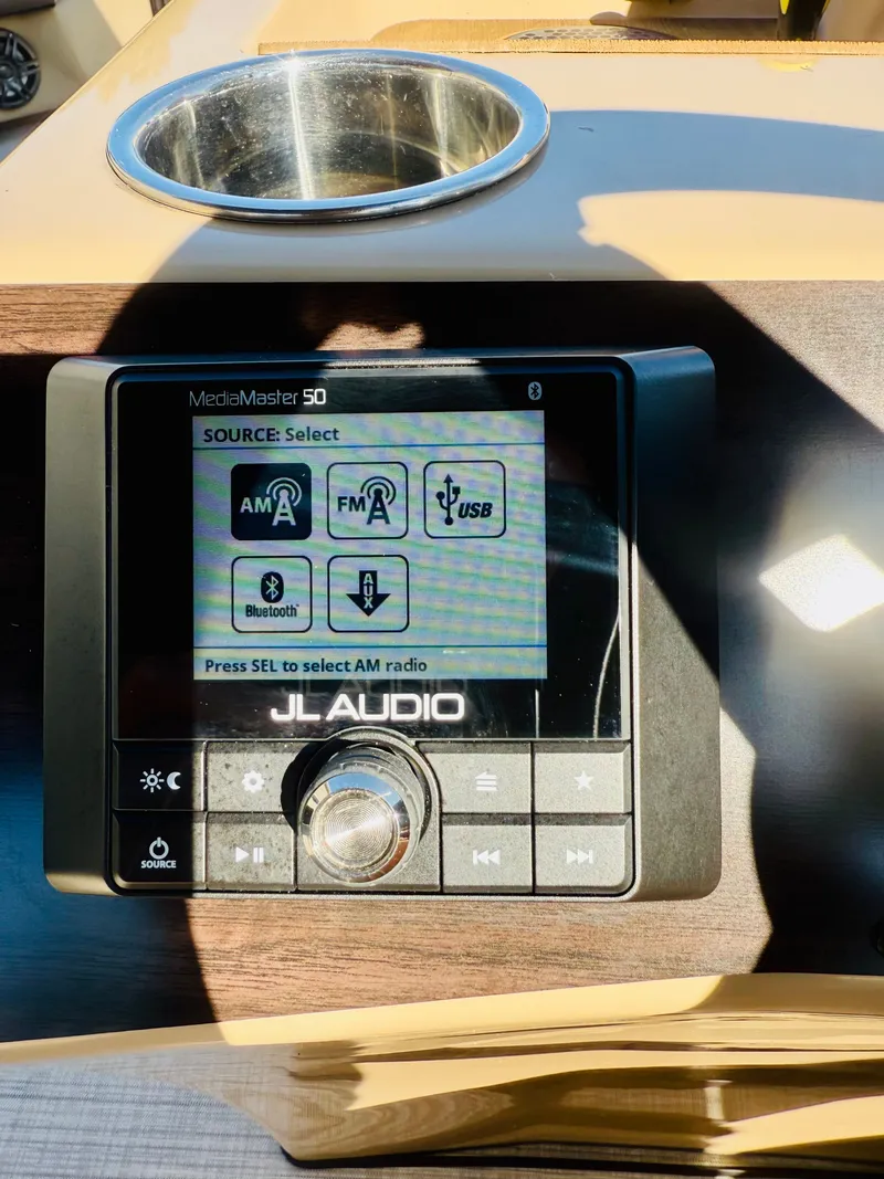 Slide: The Image of Harris Sunliner 230 2023 - 2