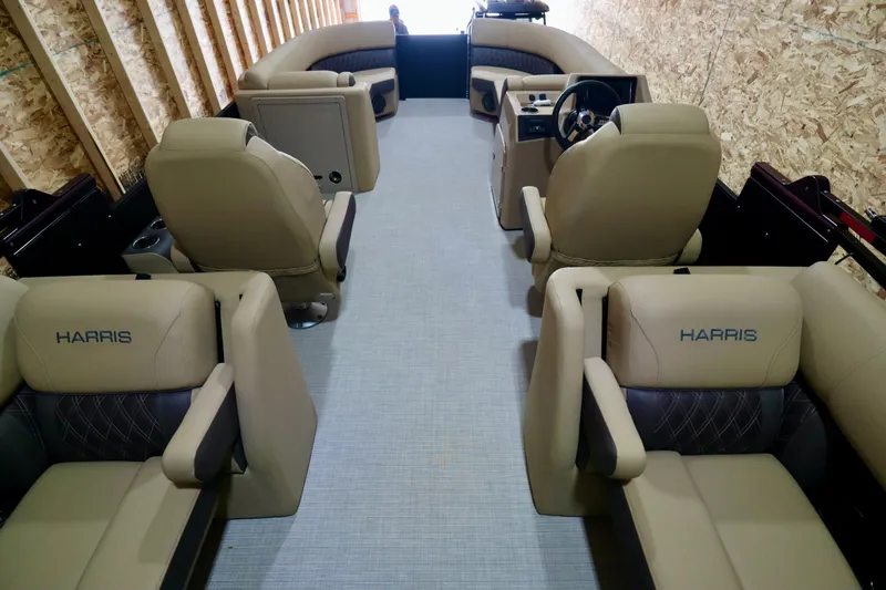 Slide: The Image of Harris Sunliner 230 2023 - 21