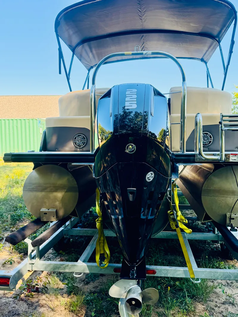 Slide: The Image of Harris Sunliner 230 2023 - 3