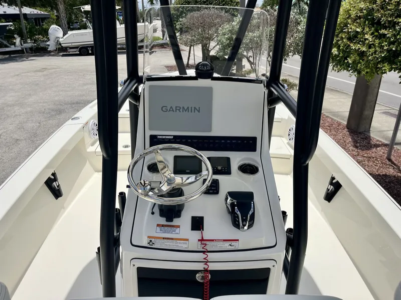 Slide: The Image of Pathfinder 2500 Hybrid 2026 - 11