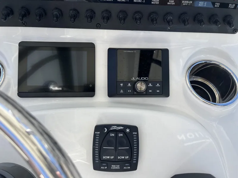 Slide: The Image of Pathfinder 2500 Hybrid 2026 - 13