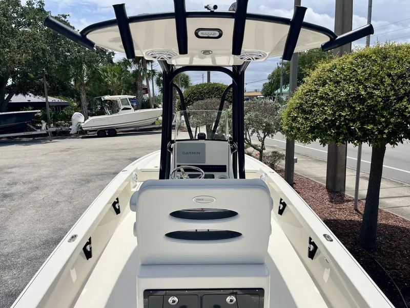 Slide: The Image of Pathfinder 2500 Hybrid 2026 - 10