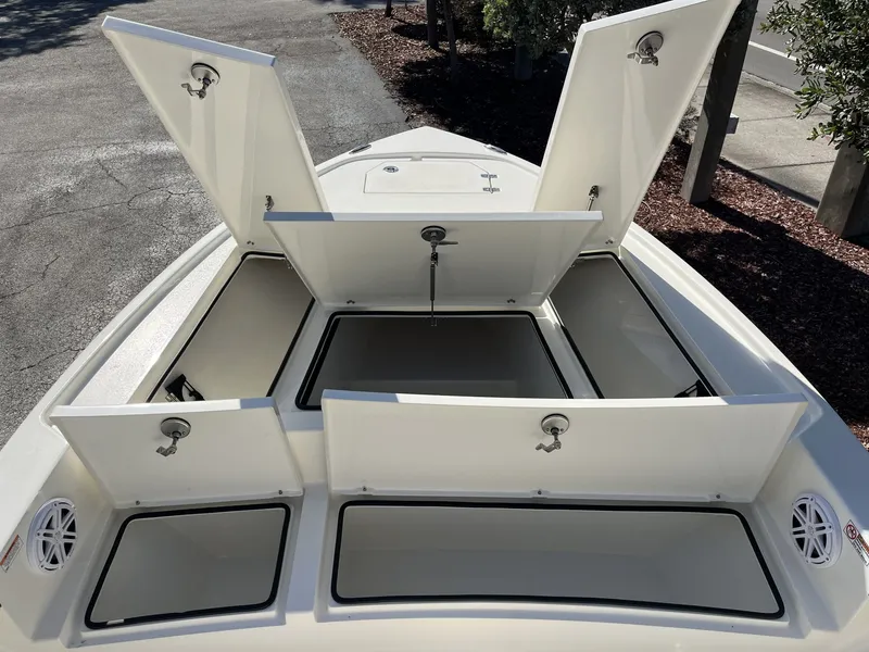 Slide: The Image of Pathfinder 2500 Hybrid 2026 - 17