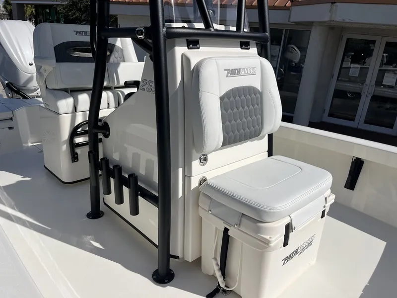 Slide: The Image of Pathfinder 2500 Hybrid 2026 - 19