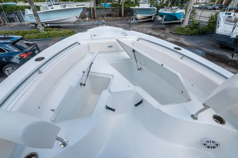 Slide: The Image of Sea Hunt Ultra 234 2026 - 20