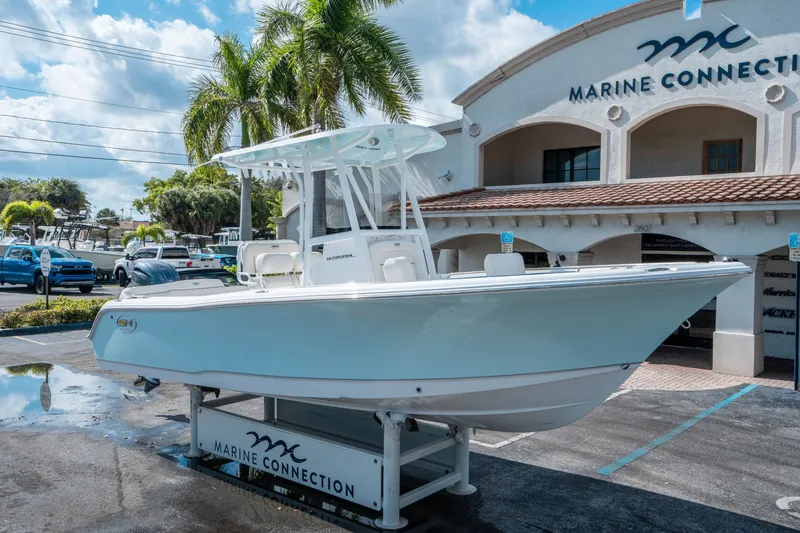 Slide: The Image of Sea Hunt Ultra 234 2026 - 8