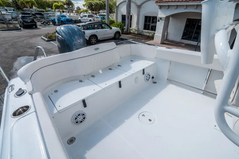 Slide: The Image of Sea Hunt Ultra 234 2026 - 12