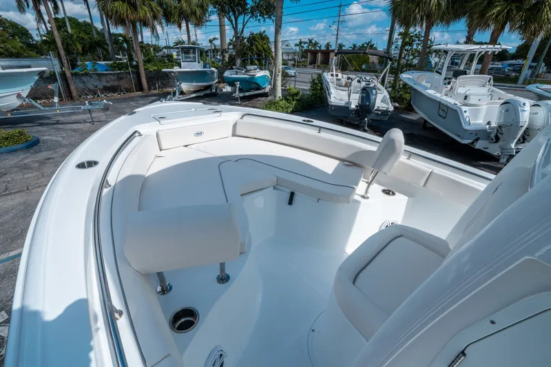 Slide: The Image of Sea Hunt Ultra 234 2026 - 18