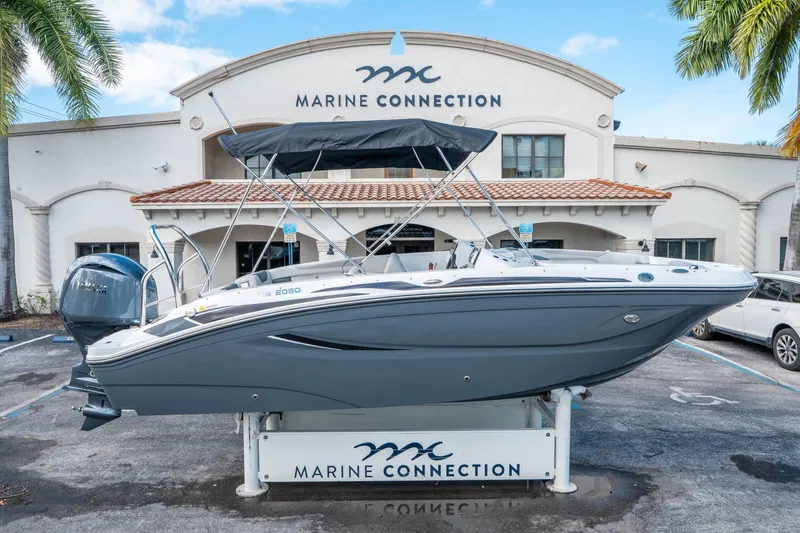 The Image of Hurricane SunDeck 2050 OB 2026 - 1