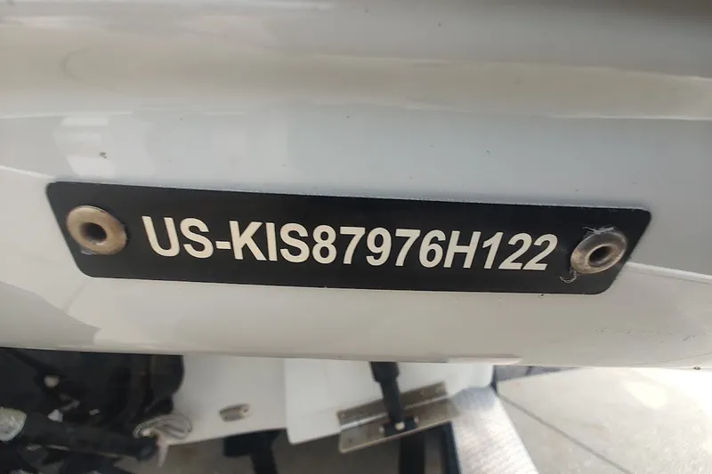 Slide: The Image of Hull identification number on 2022 Crownline 280 SS boat. - 30