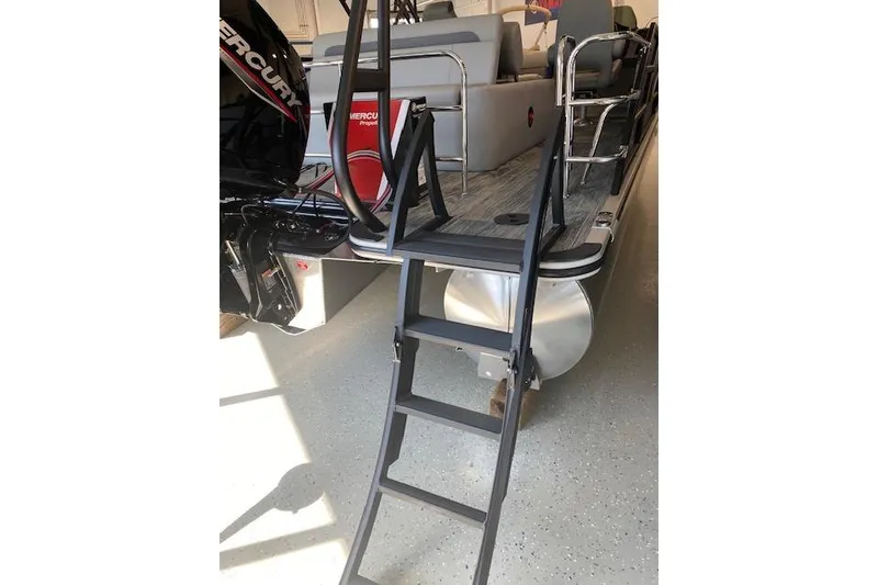 Slide: The Image of 2026 Bentley Pontoons Legacy 223 Swingback with ladder and Mercury engine. - 14