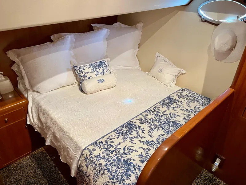 Slide: The Image of VIP Guest Stateroom - 25