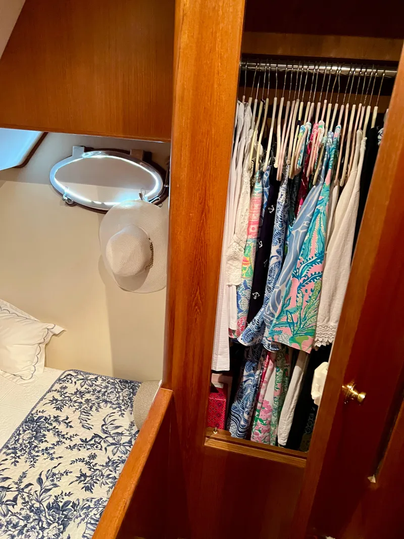 Slide: The Image of VIP Guest Closet - 26
