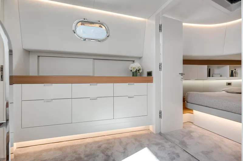 Slide: The Image of Alen Alen 55 2021 - 50