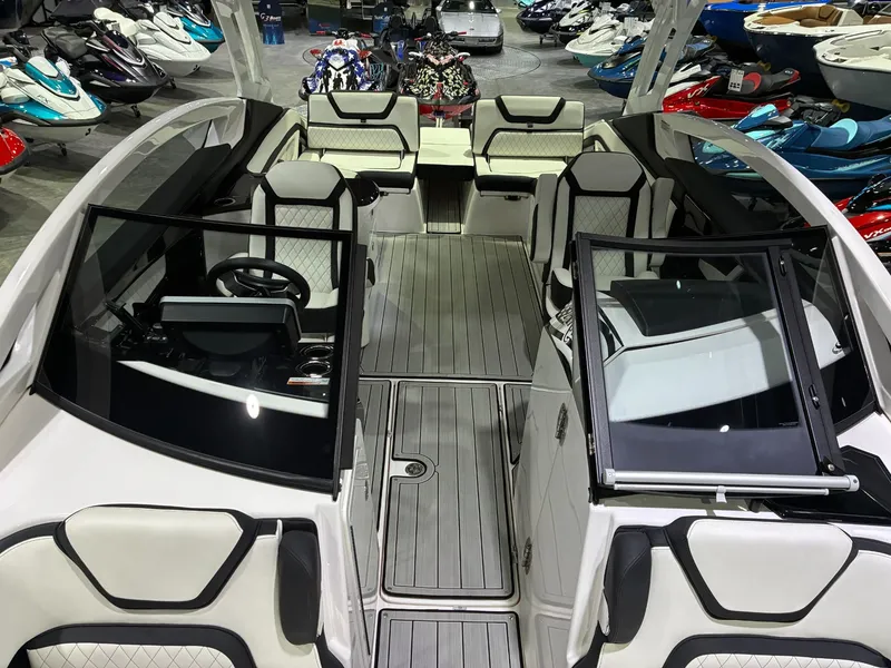 Slide: The Image of Yamaha 275SD 2024 - 16