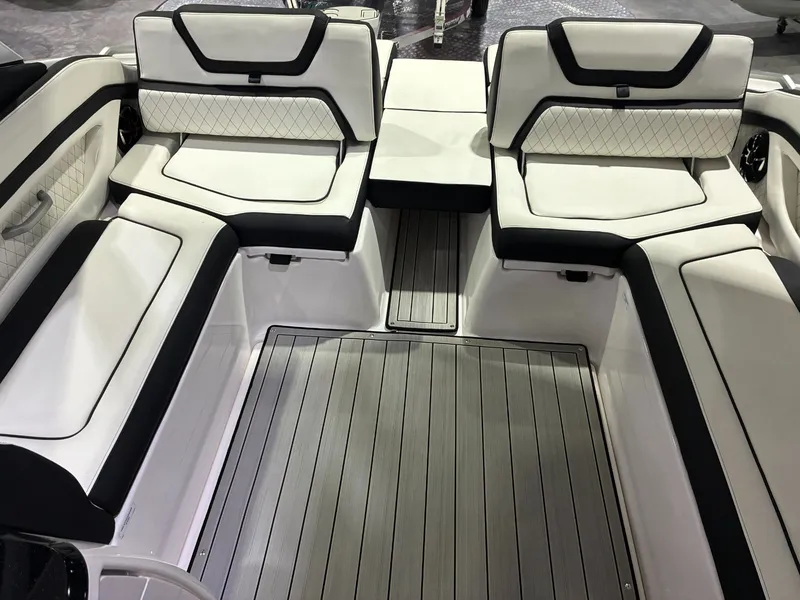 Slide: The Image of Yamaha 275SD 2024 - 8