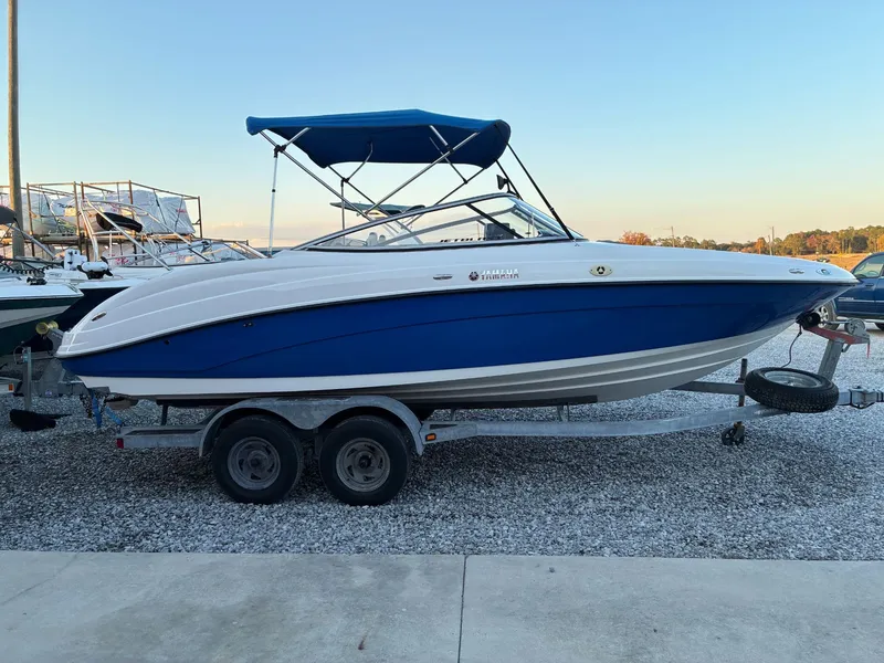 Slide: The Image of Yamaha SX210 2009 - 3