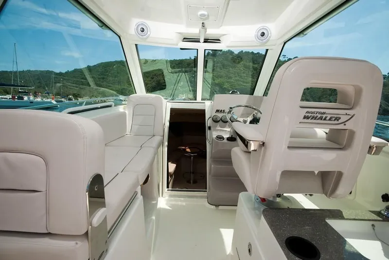 Slide: The Image of 2023-Boston-Whaler-285-Conquest-MarineMax - 6